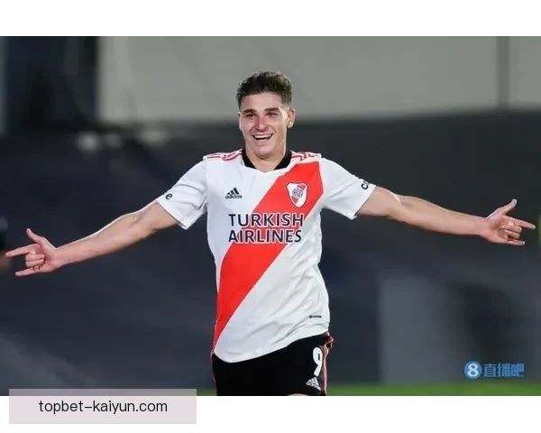 阿尔瓦雷斯迎来河床生涯辉煌回忆，状态回暖备受期待