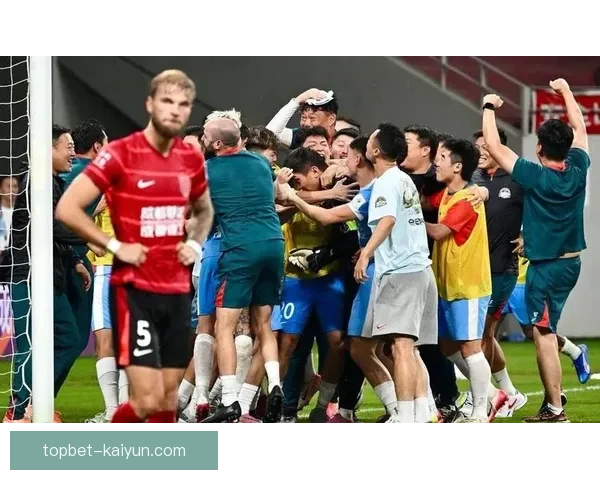 中超赛季冠军争夺战白热化，各队表现备受关注