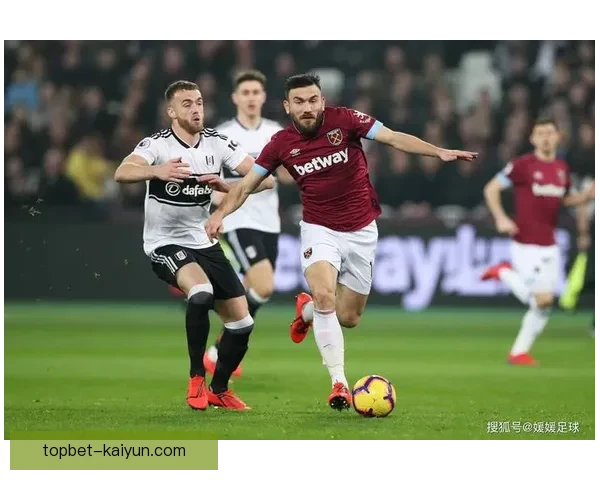 伯恩利中场组织能力提升，近期表现值得关注