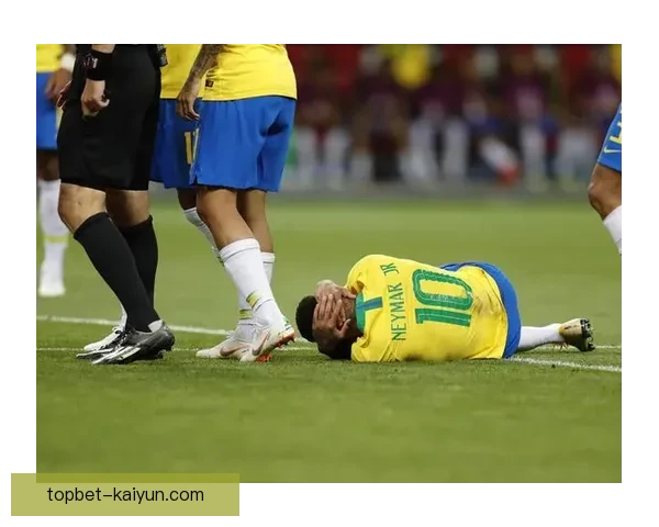 内马尔世界杯表现引发滚地争议，状态备受关注